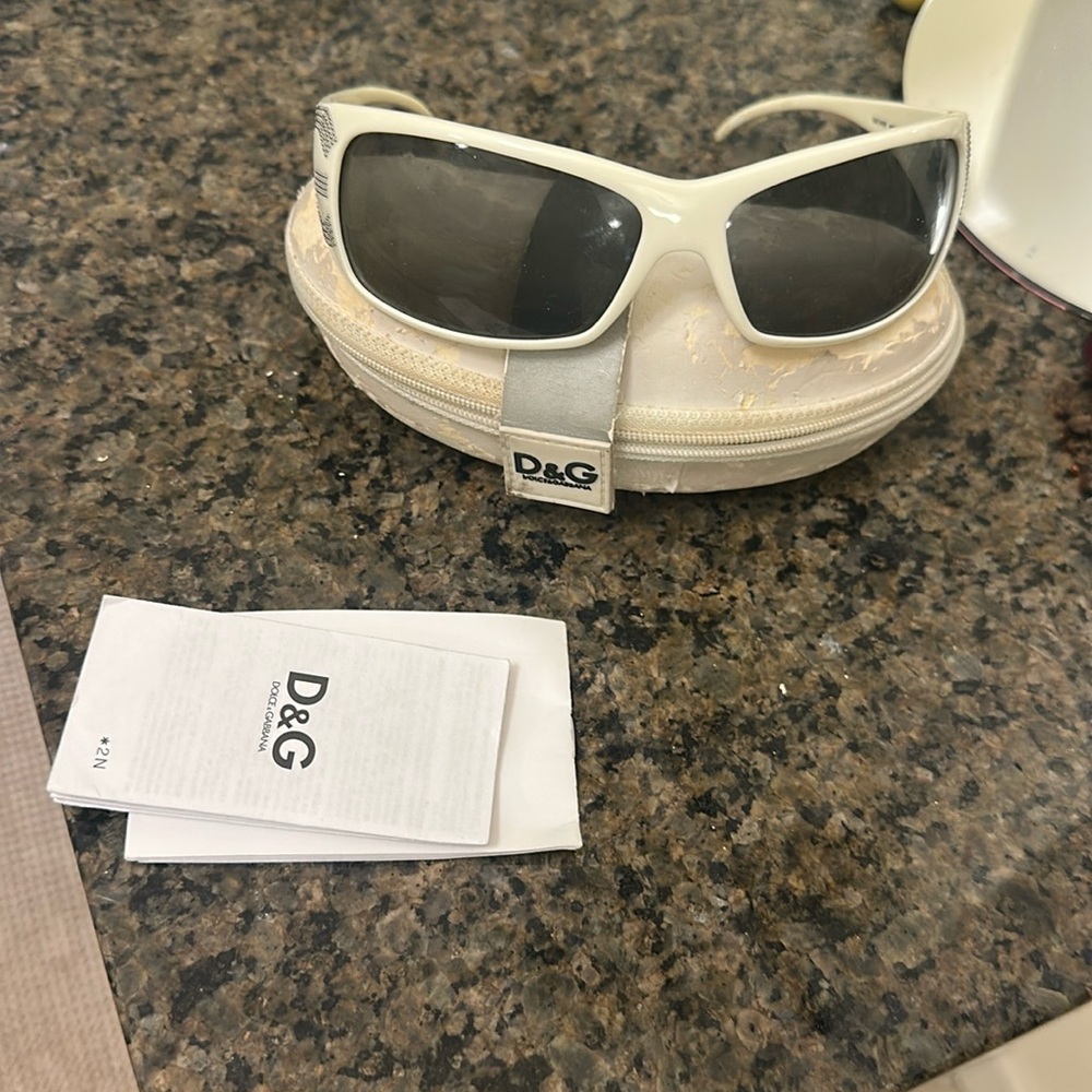 Priced to move! Dolce & Gabbana sunglasses